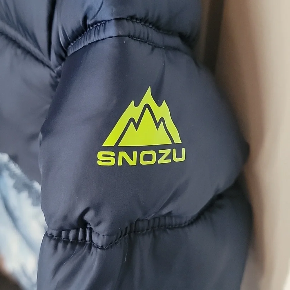 Snozu Boys hooded winter coat, size 3T, navy blue and neon green.